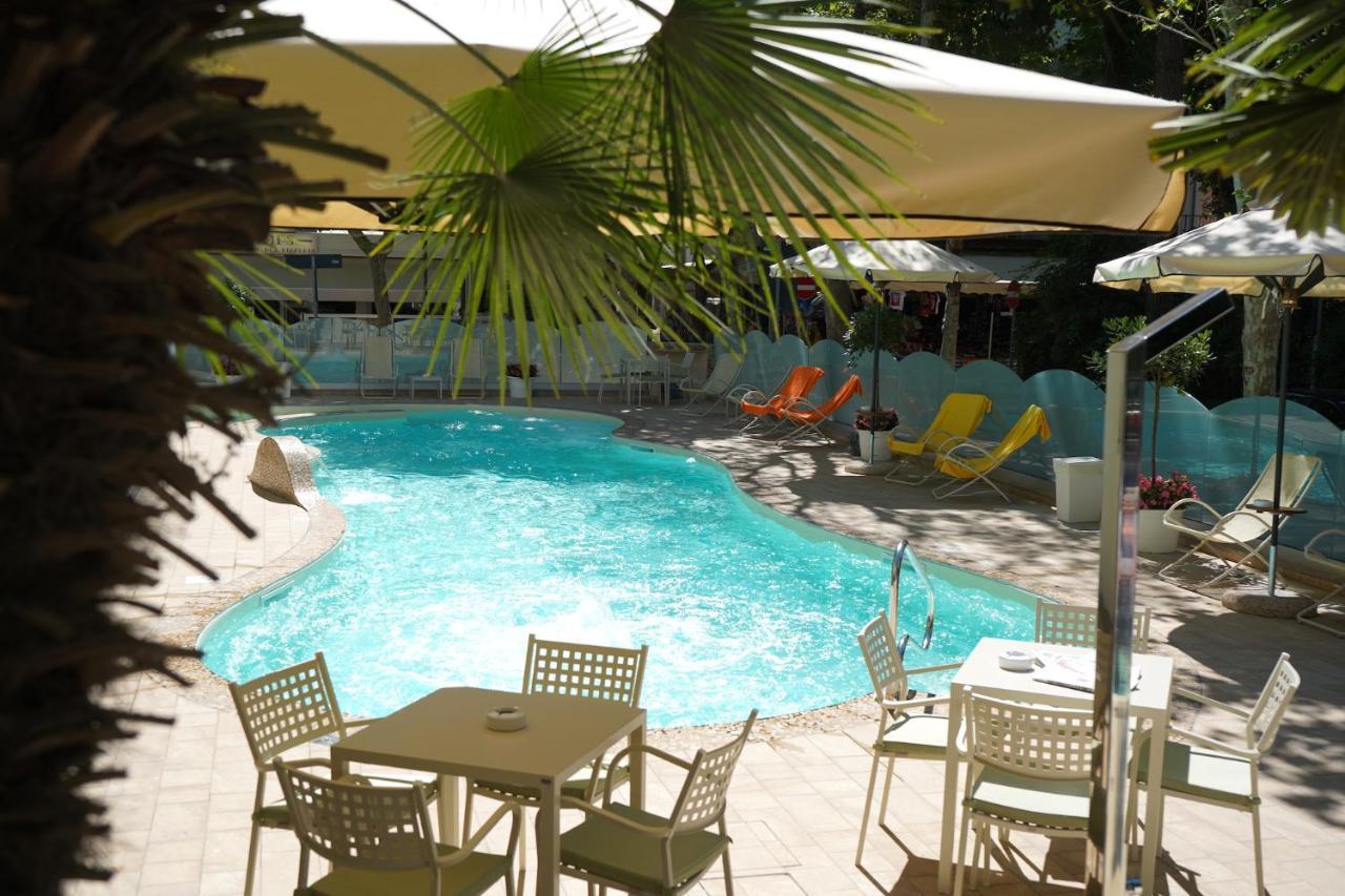 Hotel Pineta Bellaria-Igea Marina Exterior photo